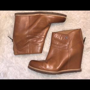 🌟SALE🌟Ugg leather wedges boots